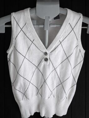 Cream Argyle Knit Sweater Vest - Size S